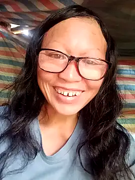 Snapshot of nui-show chatting on 19, 10, 2025 nui-show online show from 19, 10, 2025