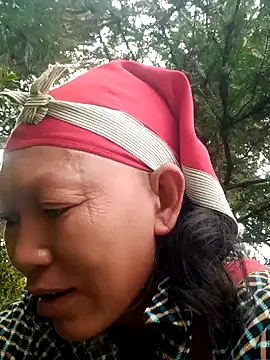 Snapshot of nui-show chatting on 30, 10, 2025 nui-show online show from 30, 10, 2025