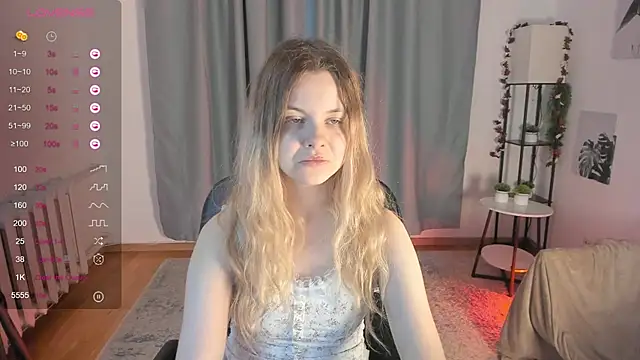 Snapshot of DreamSinder chatting on 22, 10, 2025 DreamSinder online show from 22, 10, 2025