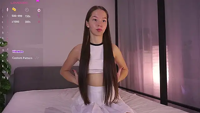 MayaHjelm online show from 25, 10, 2025