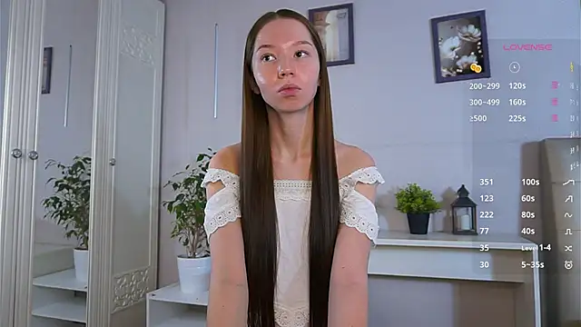 MayaHjelm online show from 27, 11, 2025