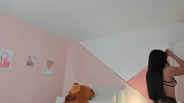 mia canoo online show from 31, 10, 2025