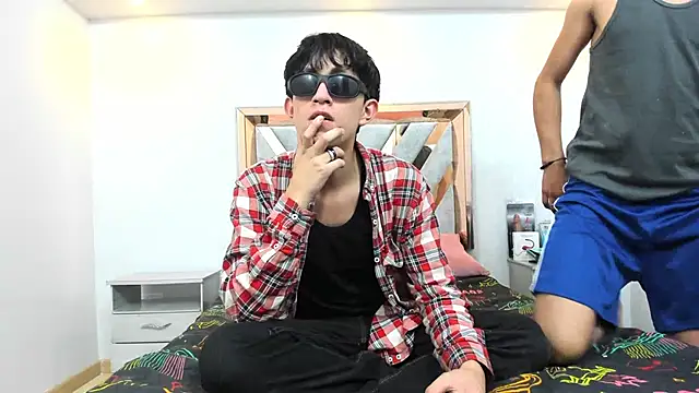 hoot booys  online show from 13, 11, 2025