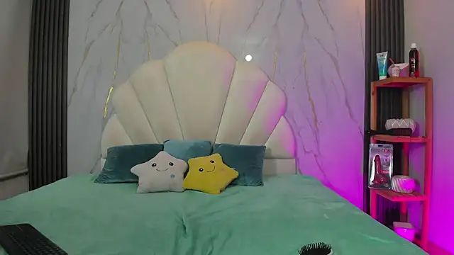 hoot booys  online show from 7, 4, 2026