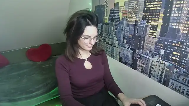 kinkysarahx online show from 17, 2, 2026