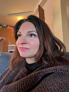 kinkysarahx online show from 8, 4, 2026