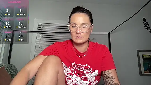 Snapshot of Mandyrheaa chatting on 17, 11, 2025 Mandyrheaa online show from 17, 11, 2025