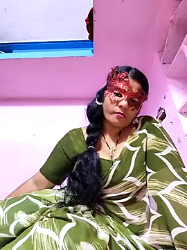 Snapshot of SAIRA-hot chatting on 5, 11, 2025 SAIRA-hot online show from 5, 11, 2025