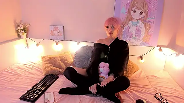 Strawberry Kitty  online show from 18, 10, 2025