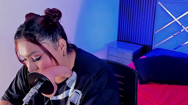 Snapshot of Halleyrosse chatting on 13, 11, 2025 Halleyrosse online show from 13, 11, 2025