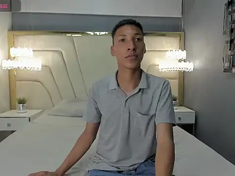 Domminick18 online show from 21, 10, 2025