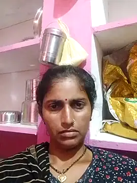 Snapshot of Pooja_shre chatting on 5, 11, 2025 Pooja shre online show from 5, 11, 2025