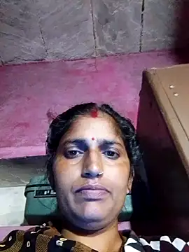 Snapshot of Pooja_shre chatting on 9, 11, 2025 Pooja shre online show from 9, 11, 2025