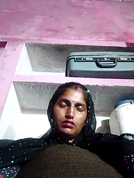 Snapshot of Pooja_shre chatting on 11, 11, 2025 Pooja shre online show from 11, 11, 2025