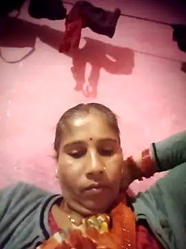 Snapshot of OliveGreen22 chatting on 10, 11, 2025 OliveGreen22 online show from 10, 11, 2025