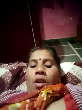 Snapshot of OliveGreen22 chatting on 12, 11, 2025 OliveGreen22 online show from 12, 11, 2025