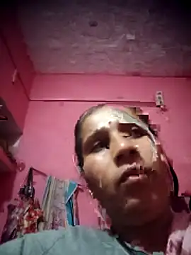 Snapshot of OliveGreen22 chatting on 19, 11, 2025 OliveGreen22 online show from 19, 11, 2025