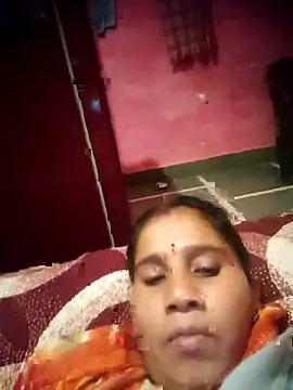 Snapshot of OliveGreen22 chatting on 22, 11, 2025 OliveGreen22 online show from 22, 11, 2025