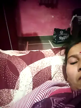 Snapshot of OliveGreen22 chatting on 24, 11, 2025 OliveGreen22 online show from 24, 11, 2025