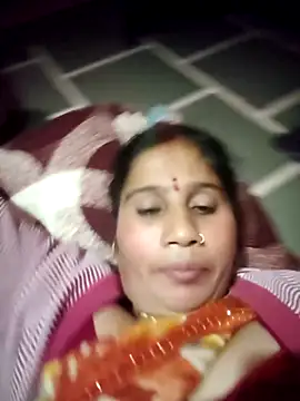 Snapshot of OliveGreen22 chatting on 25, 11, 2025 OliveGreen22 online show from 25, 11, 2025