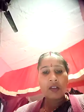 Snapshot of OliveGreen22 chatting on 26, 11, 2025 OliveGreen22 online show from 26, 11, 2025