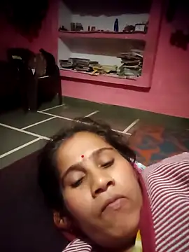 Snapshot of OliveGreen22 chatting on 21, 12, 2025 OliveGreen22 online show from 21, 12, 2025