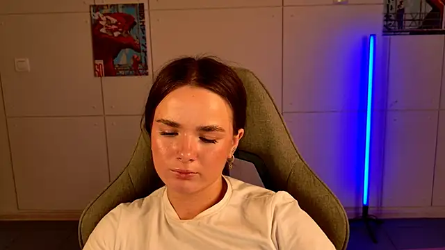 Snapshot of May_Bloom chatting on 27, 10, 2025 May Bloom online show from 27, 10, 2025