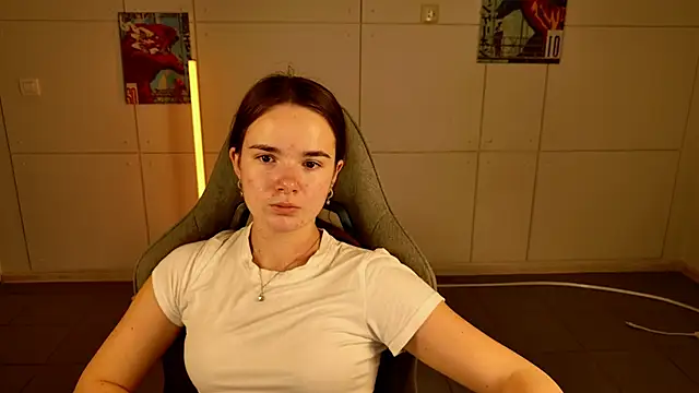 Snapshot of May_Bloom chatting on 22, 11, 2025 May Bloom online show from 22, 11, 2025