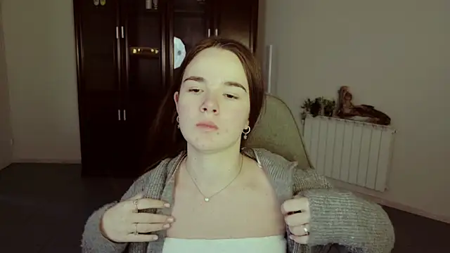 Snapshot of May_Bloom chatting on 5, 12, 2025 May Bloom online show from 5, 12, 2025