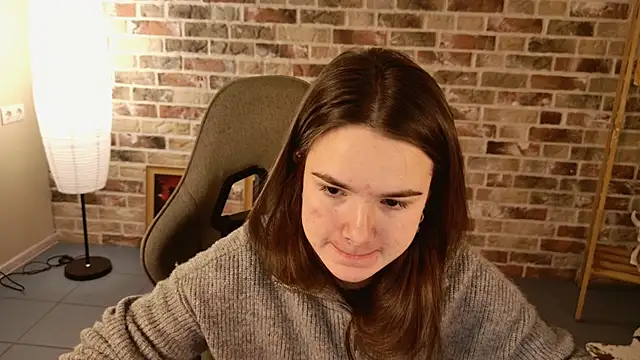 Snapshot of May_Bloom chatting on 17, 12, 2025 May Bloom online show from 17, 12, 2025