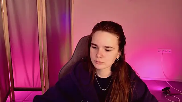 Snapshot of May_Bloom chatting on 22, 4, 2026 May Bloom online show from 22, 4, 2026
