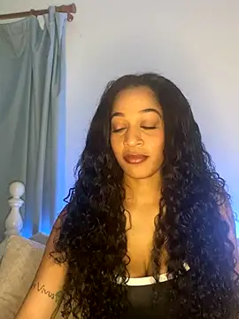 Snapshot of Dreamykaia chatting on 6, 11, 2025 Dreamykaia online show from 6, 11, 2025