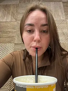 KiraSunshine online show from 16, 5, 2026