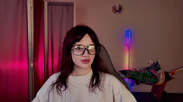 KiraVair online show from 13, 4, 2026