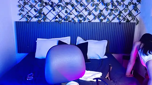 Lunaa 07 online show from 11, 4, 2026