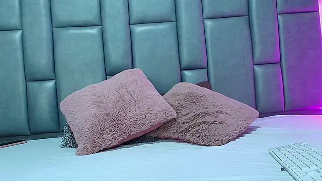 Snapshot of ScarletNoir4u chatting on 3, 12, 2025 ScarletNoir4u online show from 3, 12, 2025