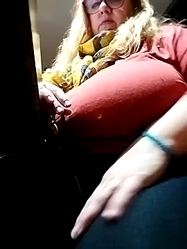 Snapshot of JennyInVegas chatting on 15, 7, 2026 JennyInVegas online show from 15, 7, 2026