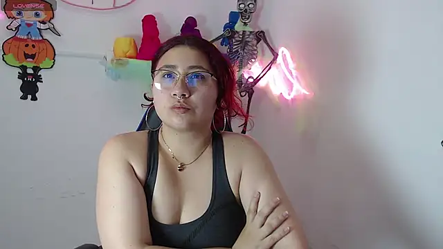 Snapshot of littlee_red chatting on 29, 10, 2025 littlee red online show from 29, 10, 2025