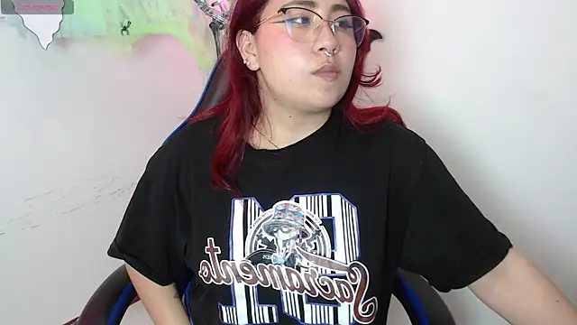 Snapshot of littlee_red chatting on 5, 11, 2025 littlee red online show from 5, 11, 2025