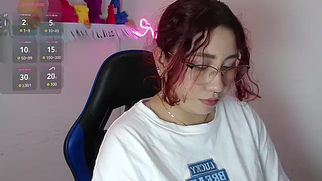 Snapshot of littlee_red chatting on 22, 11, 2025 littlee red online show from 22, 11, 2025