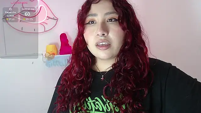 Snapshot of littlee_red chatting on 1, 12, 2025 littlee red online show from 1, 12, 2025