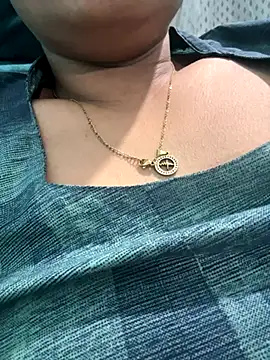 Snapshot of heenashai chatting on 16, 11, 2025 heenashai online show from 16, 11, 2025