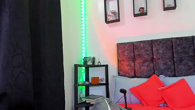 Snapshot of Theo_Noxxx chatting on 27, 10, 2025 Theo Noxxx online show from 27, 10, 2025