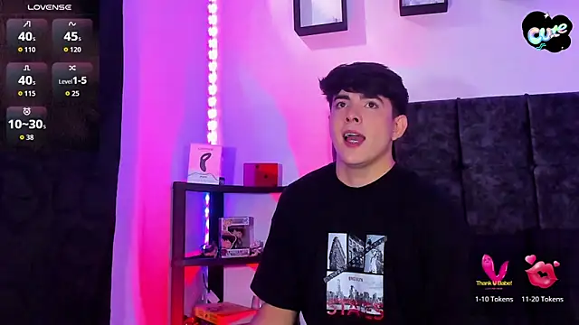 Snapshot of Theo_Noxxx chatting on 16, 11, 2025 Theo Noxxx online show from 16, 11, 2025