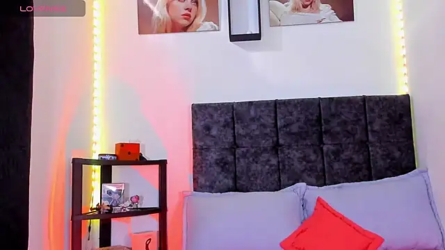 Snapshot of Theo_Noxxx chatting on 4, 12, 2025 Theo Noxxx online show from 4, 12, 2025