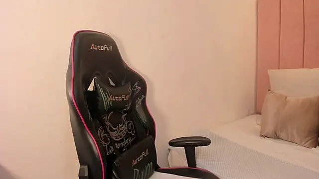 Snapshot of dulce_morbida chatting on 23, 10, 2025 dulce morbida online show from 23, 10, 2025