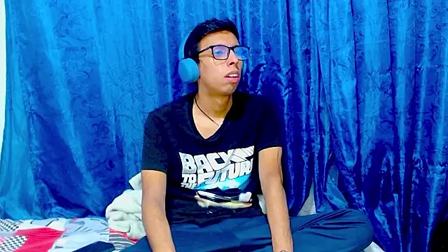 Snapshot of DavTwink3100 chatting on 4, 2, 2026 DavTwink3100 online show from 4, 2, 2026