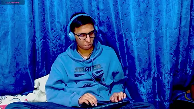 Snapshot of DavTwink3100 chatting on 23, 2, 2026 DavTwink3100 online show from 23, 2, 2026