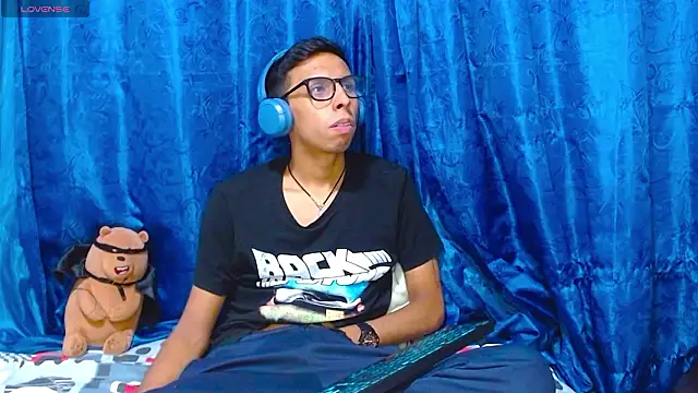 DavTwink3100 online show from 3, 3, 2026