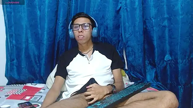 DavTwink3100 online show from 19, 4, 2026